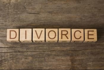 Divorce sign
